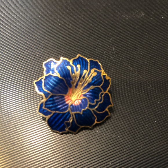 Vintage Cloisonne Blue Enamel Hibiscus Earrings / Pierced Studs/ Goldtone Flower - Picture 2 of 5